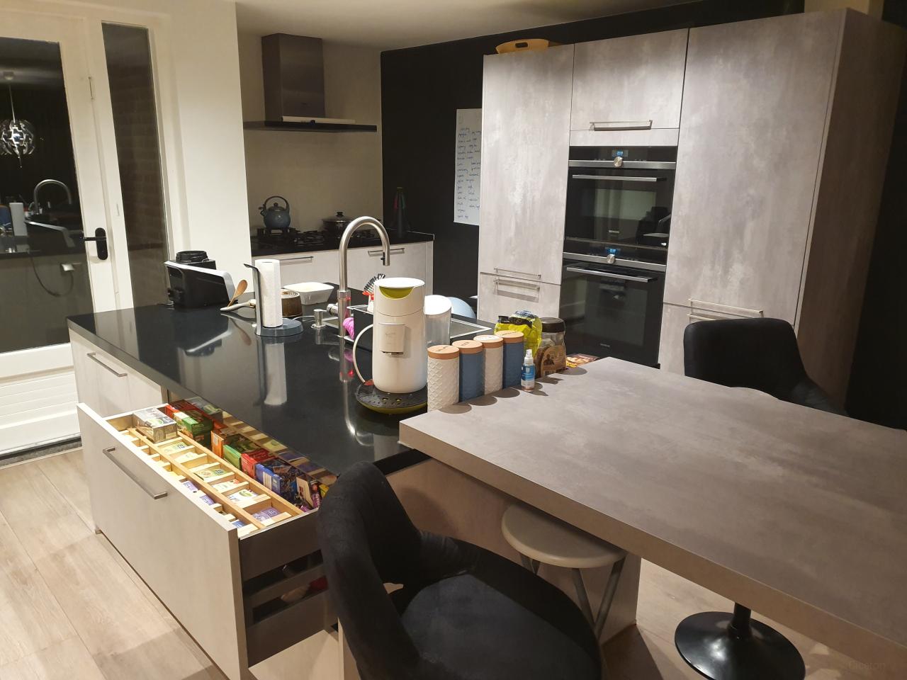 6-slaapkamer appartement met balkon - Afbeelding 1
