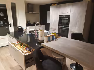 6-slaapkamer appartement met balkon