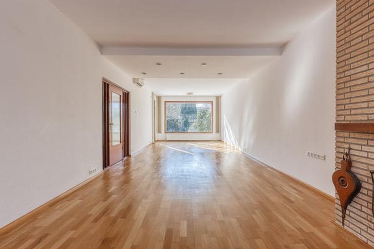 Gelijkvloerse bungalow met zonnige tuin - Afbeelding 4