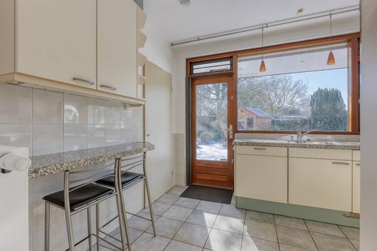 Gelijkvloerse bungalow met zonnige tuin - Afbeelding 8
