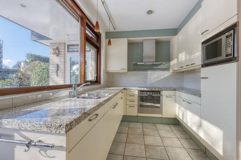 Gelijkvloerse bungalow met zonnige tuin - Afbeelding 9