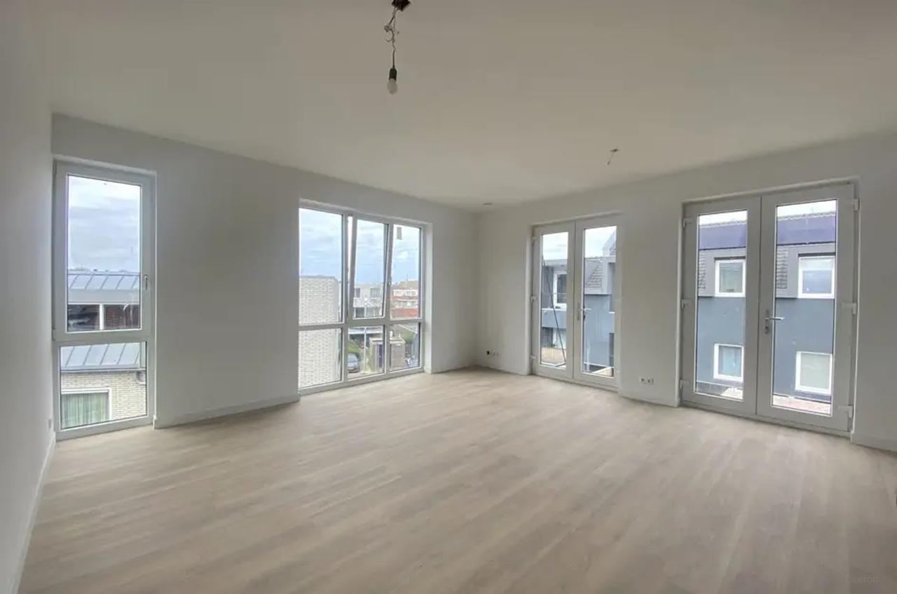 Gasloos 2-kamerappartement met loggia - Afbeelding 2