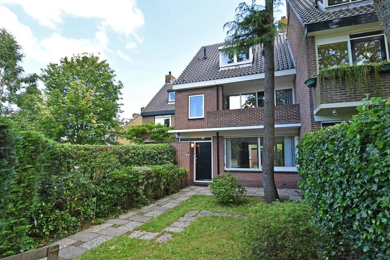 Huis met 6 slaapkamers en garage - Afbeelding 1