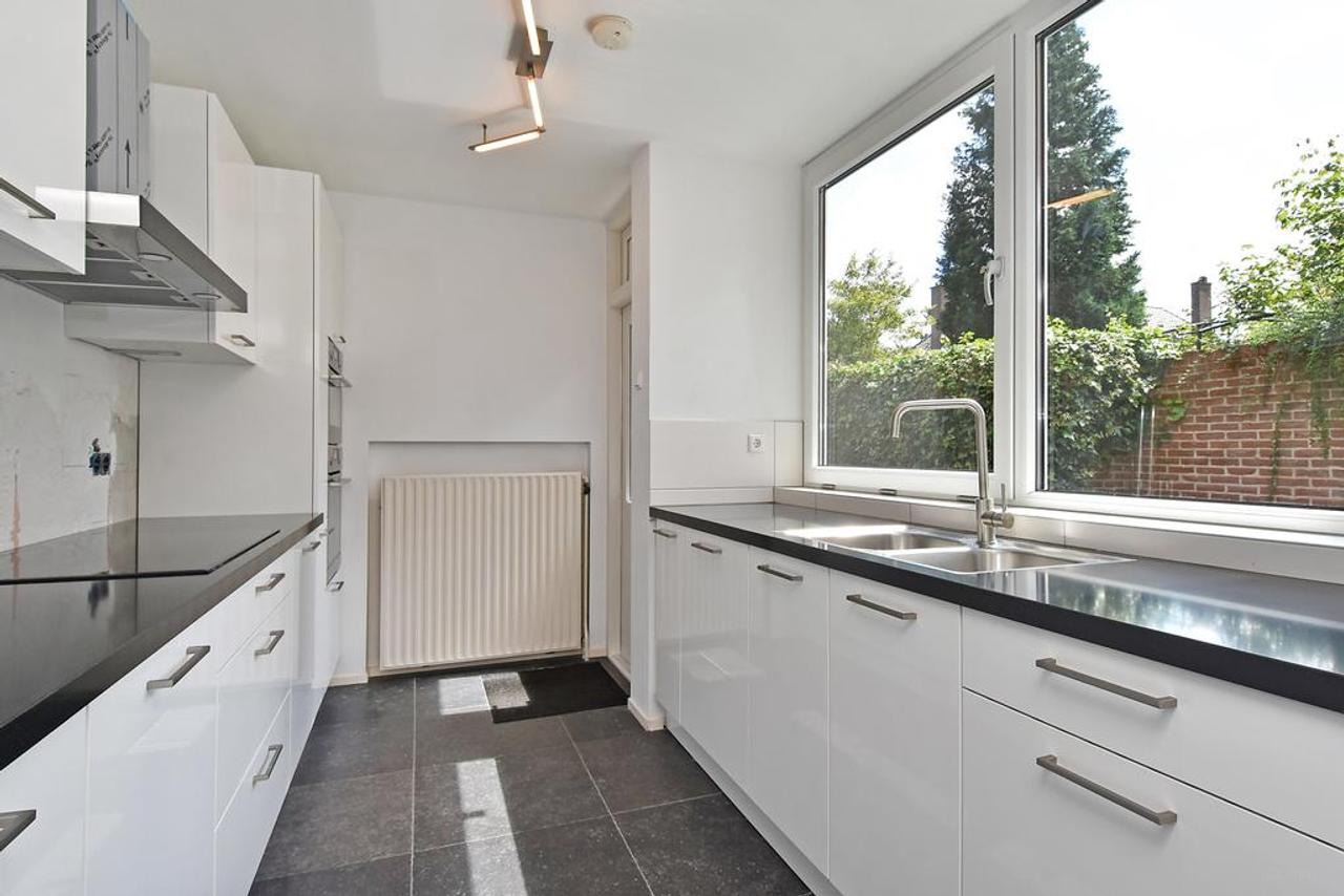Huis met 6 slaapkamers en garage - Afbeelding 7