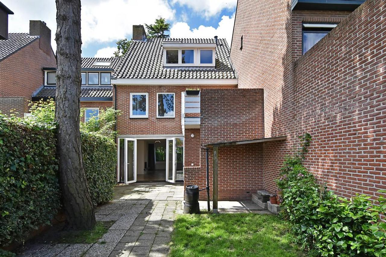 Huis met 6 slaapkamers en garage - Afbeelding 12