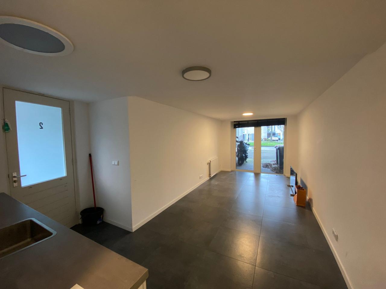 Studio van 55 m² met slaapkamer in Reeshof - Afbeelding 1