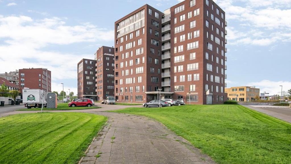 3-kamerappartement met loggia en parking - Afbeelding 2
