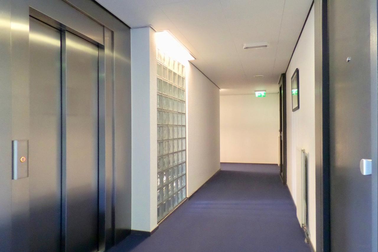3-kamerappartement met loggia en parking - Afbeelding 8