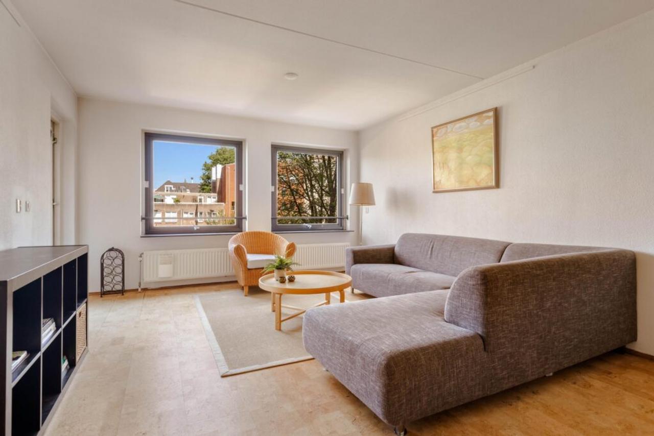 87 m² appartement met balkon aan de gracht - Afbeelding 3