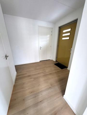 Gas-free family home with 5 bedrooms - Image 2