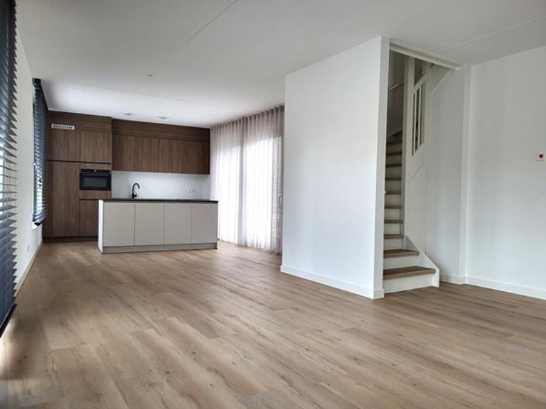 Gas-free family home with 5 bedrooms - Image 6