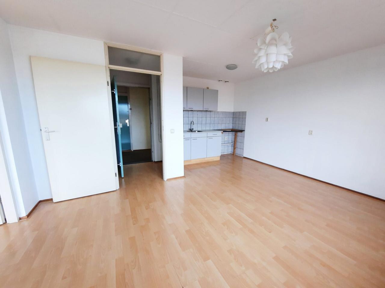 Apartment with balcony in Heerlerheide - Image 7