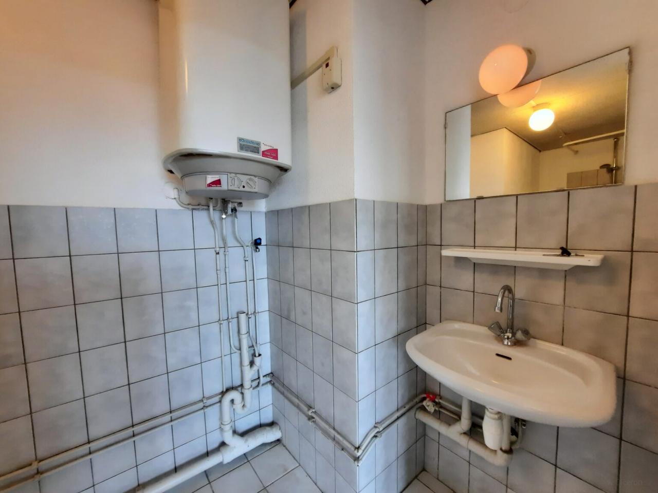 Apartment with balcony in Heerlerheide - Image 11