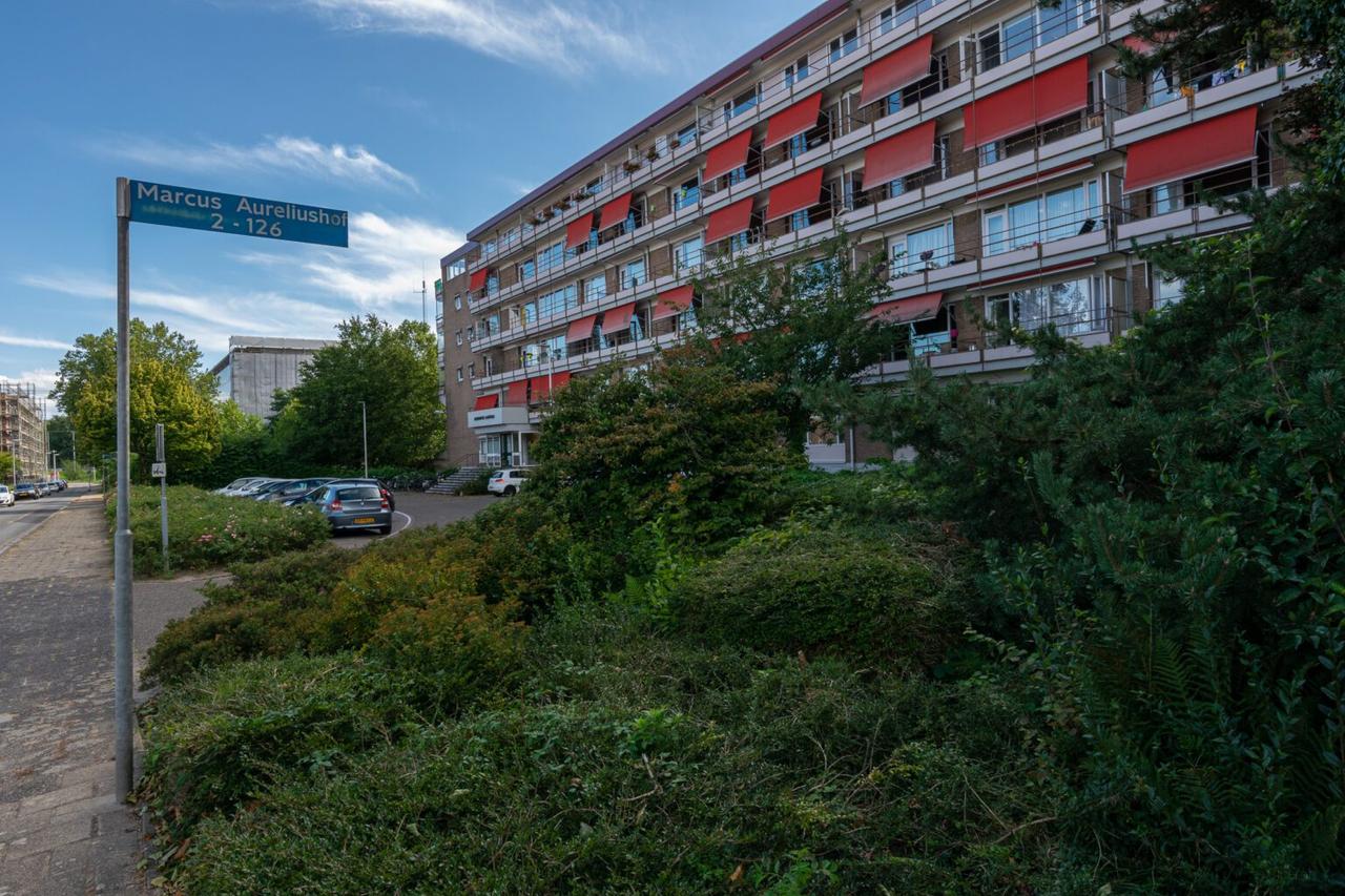 Apartment with balcony in Heerlerheide - Image 16