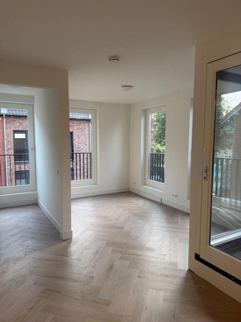 Nieuw huis met balkon in hartje Best - Afbeelding 2