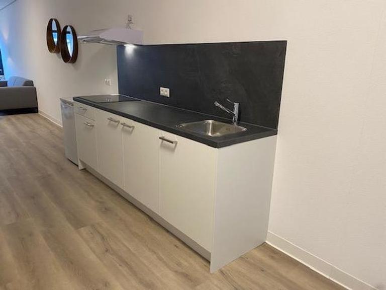 Gemeubileerd appartement in hartje Weert - Afbeelding 8