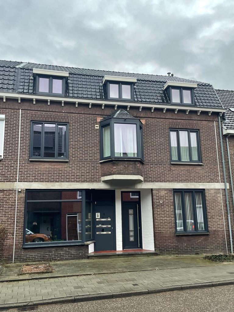 Gemeubileerd 2-kamerappartement met terras - Afbeelding 1