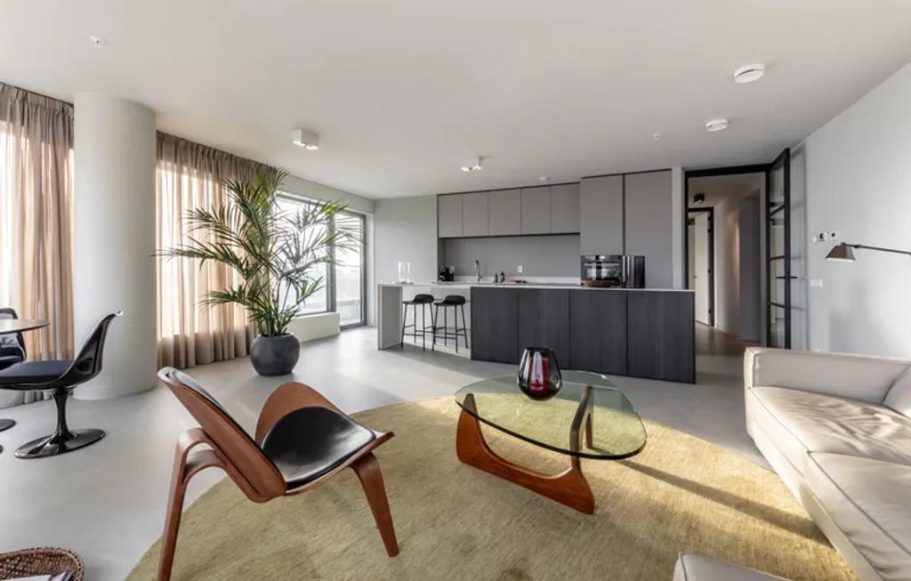 Gemeubileerd appartement met zonnig balkon - Afbeelding 1