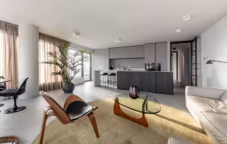 Gemeubileerd appartement met zonnig balkon