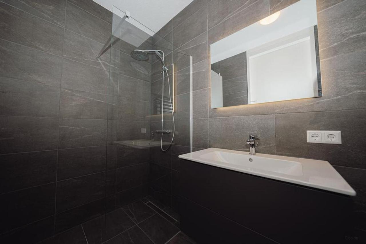 3-kamerappartement met balkon in Hyde Park - Afbeelding 4
