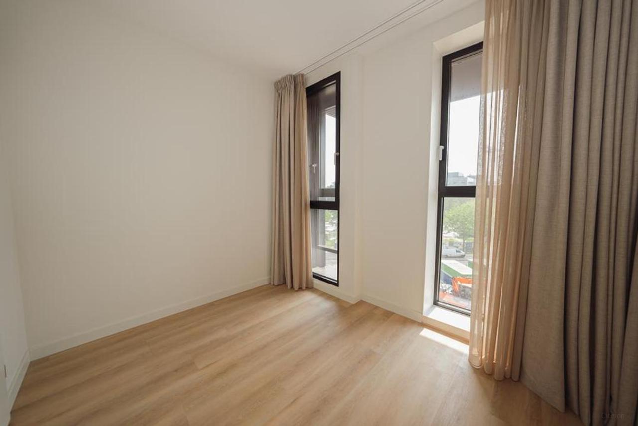 3-kamerappartement met balkon in Hyde Park - Afbeelding 5