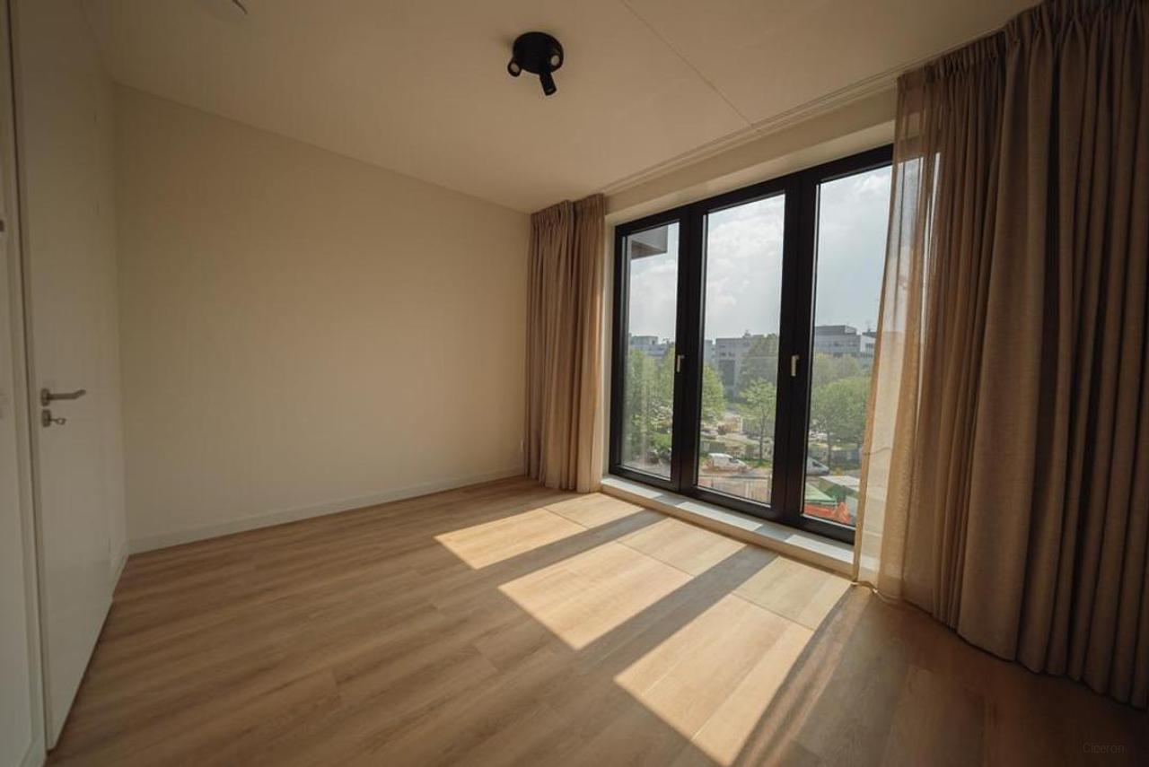 3-kamerappartement met balkon in Hyde Park - Afbeelding 7