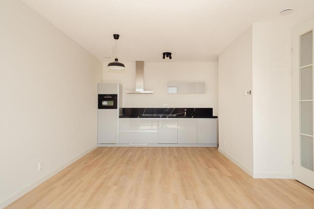 3-kamerappartement met balkon in Hyde Park - Afbeelding 9