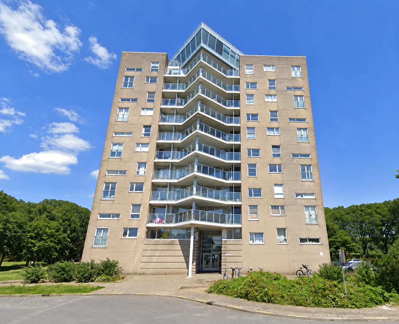119 m² woonhuis met balkon in Diemen - Afbeelding 1
