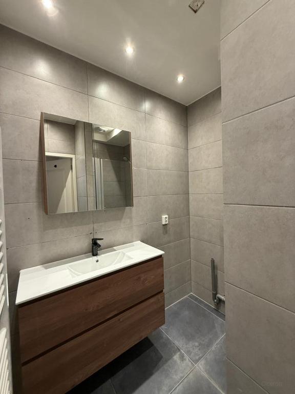 2-slaapkamer appartement met tuin - Afbeelding 9
