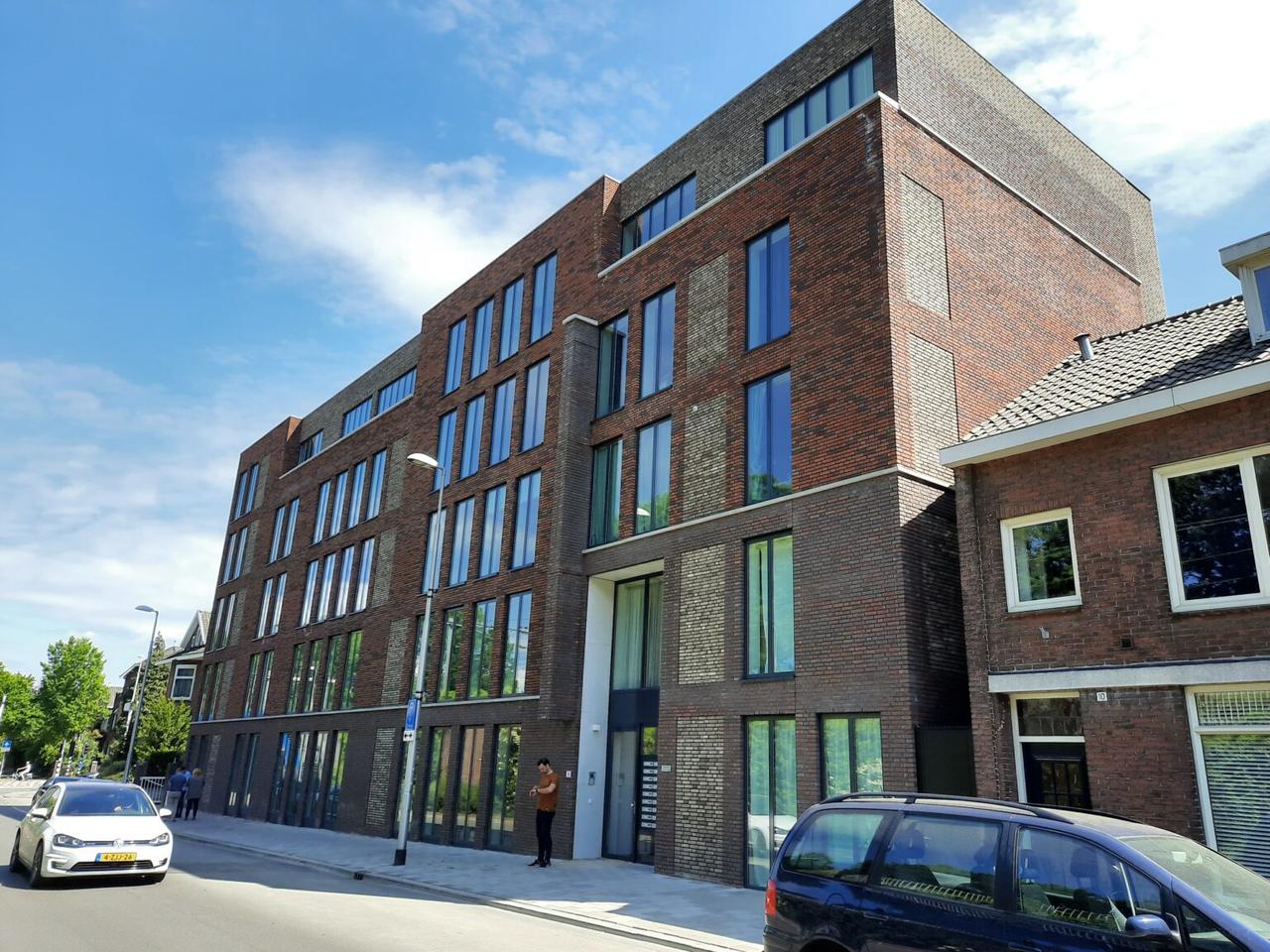 Bright loft with balcony in Tilburg - Image 3
