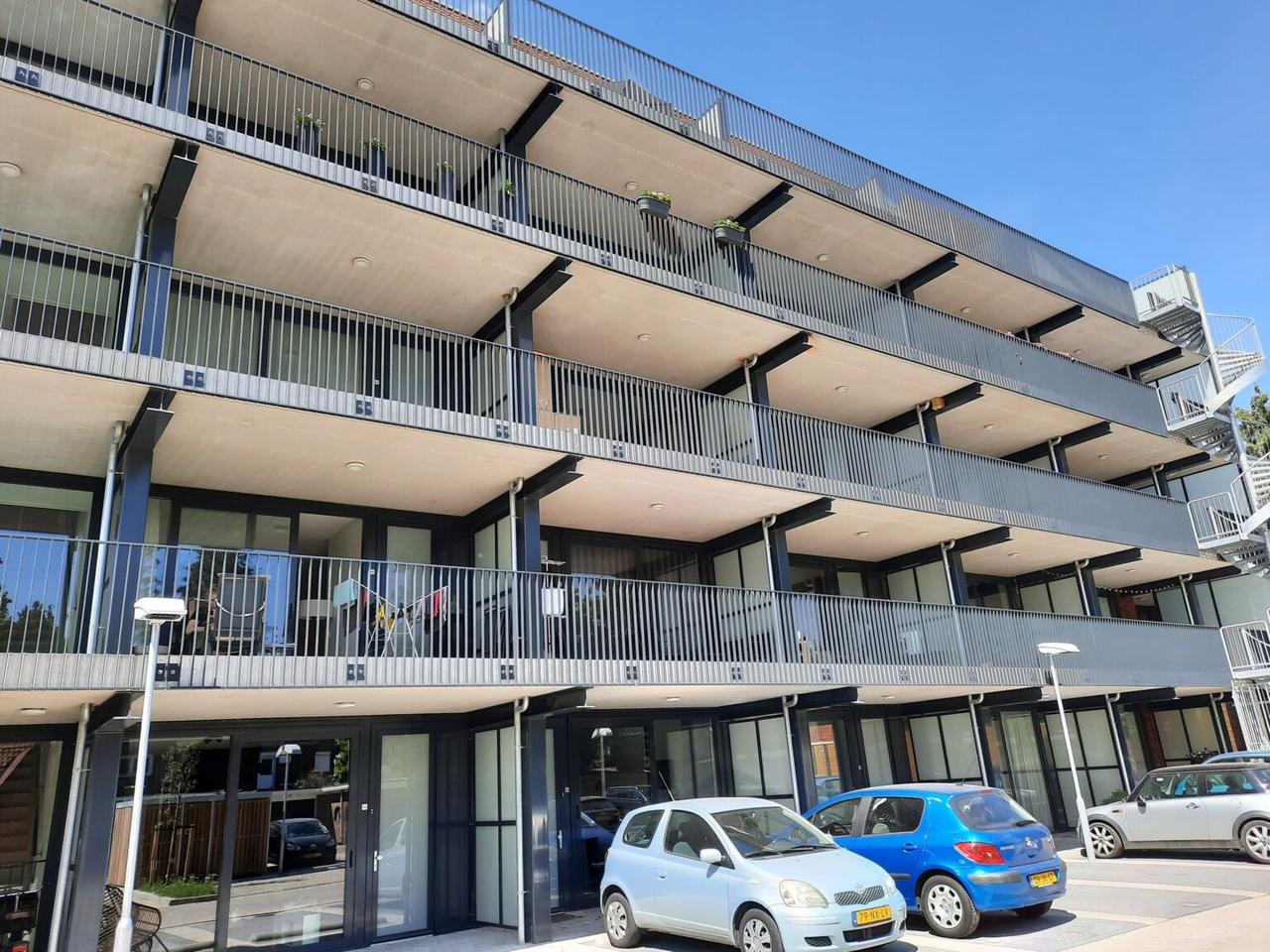 Bright loft with balcony in Tilburg - Image 4