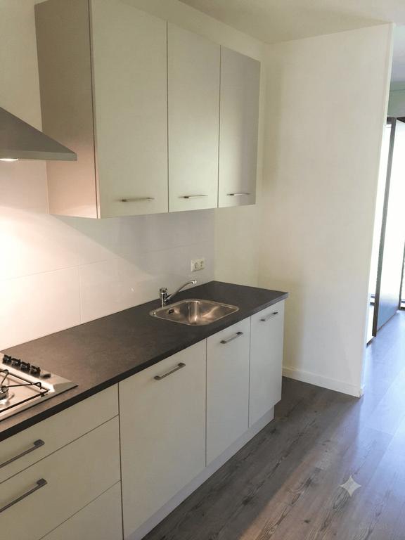 Bright loft with balcony in Tilburg - Image 7