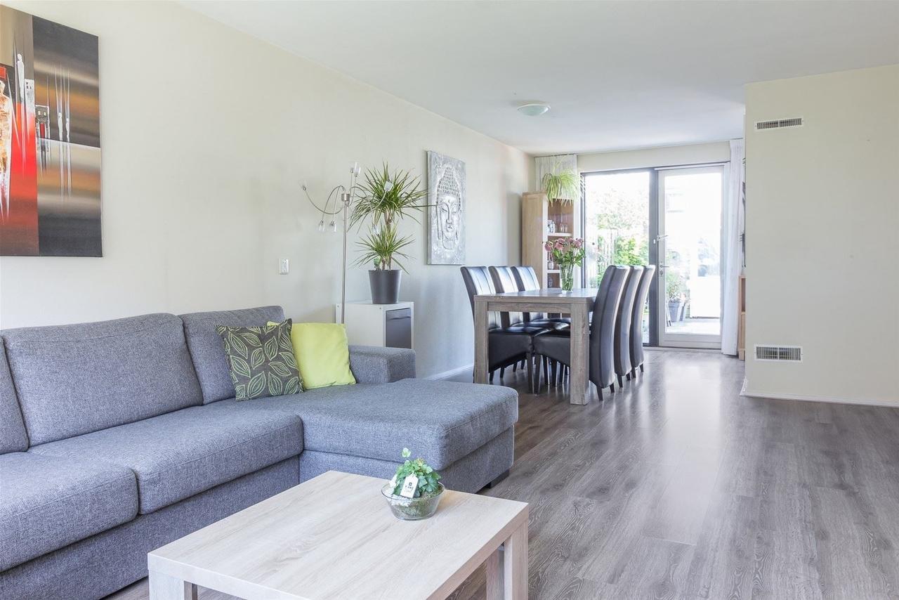 Terraced house with sunny garden in Hoorn - Image 3
