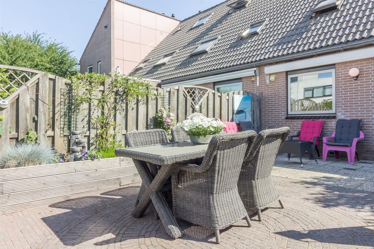 Terraced house with sunny garden in Hoorn - Image 21