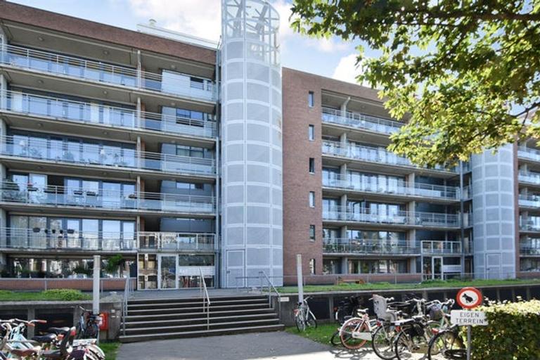 3-kamer met balkon in Statenkwartier - Afbeelding 1