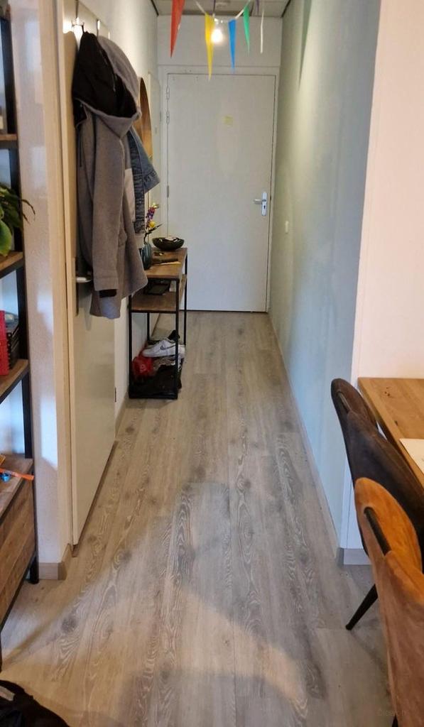Apartment with garden and parking - Image 3