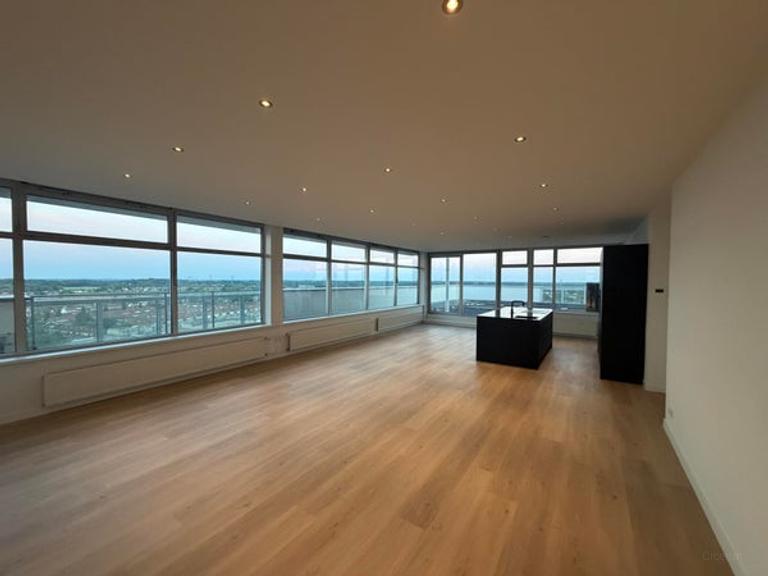 170 m2 Penthouse with 2 Roof Terraces - Image 1