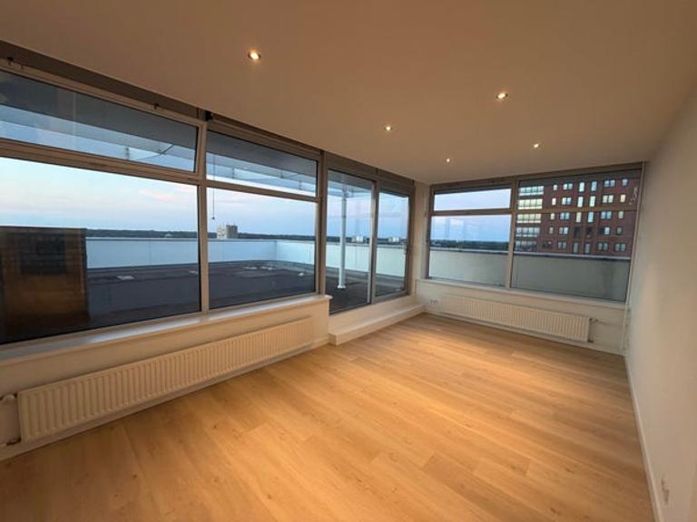170 m2 Penthouse with 2 Roof Terraces - Image 9