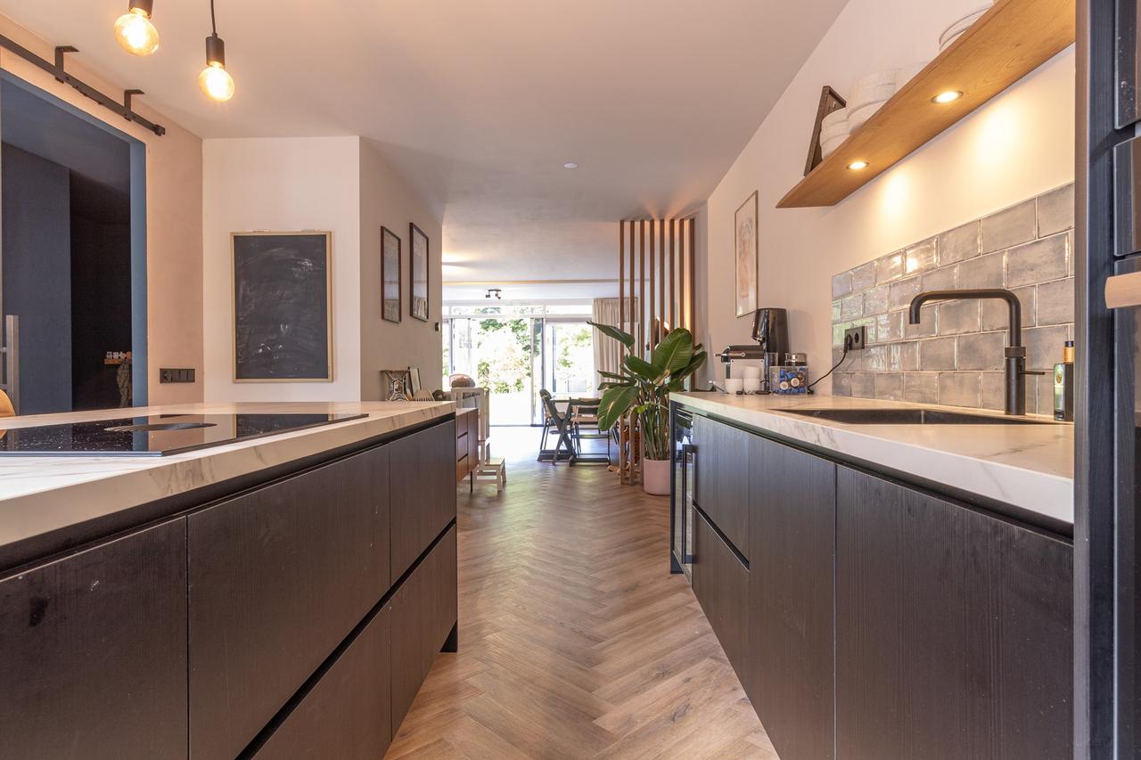 Furnished family home with large garden - Image 11