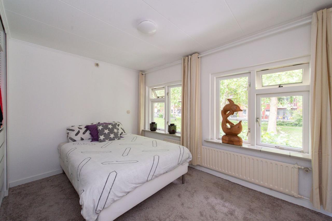 Furnished house with garden in the city center - Image 1