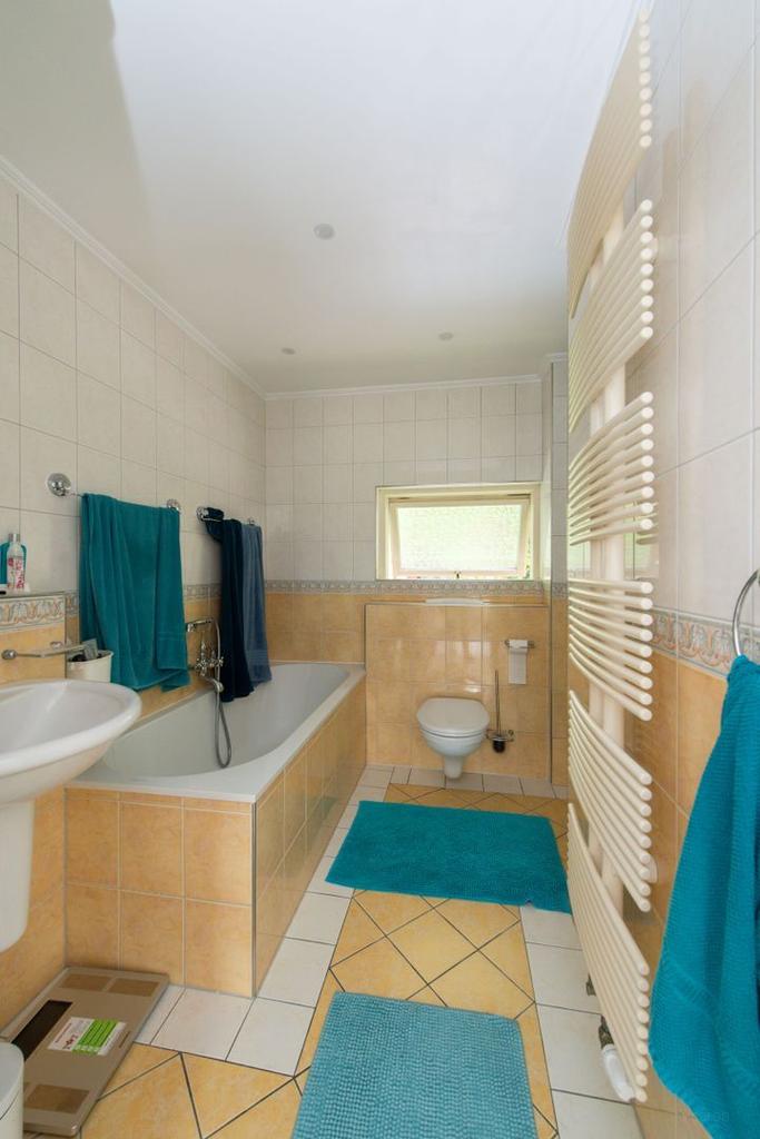 Furnished house with garden in the city center - Image 3