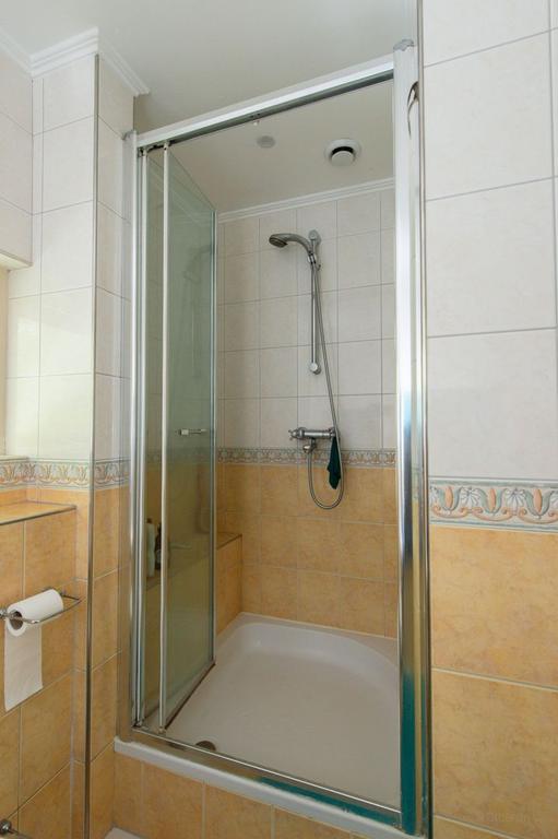 Furnished house with garden in the city center - Image 5
