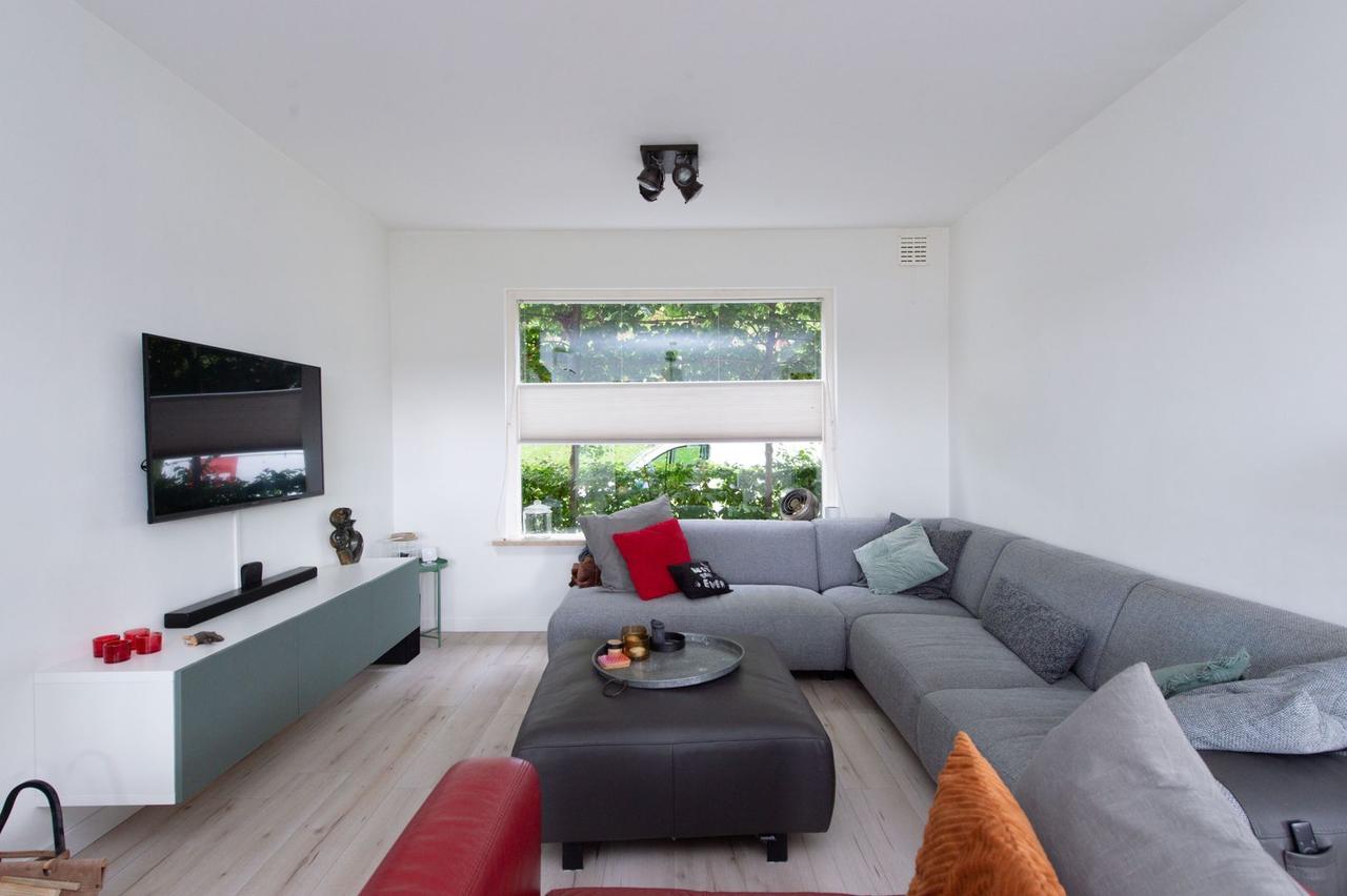Furnished house with garden in the city center - Image 11