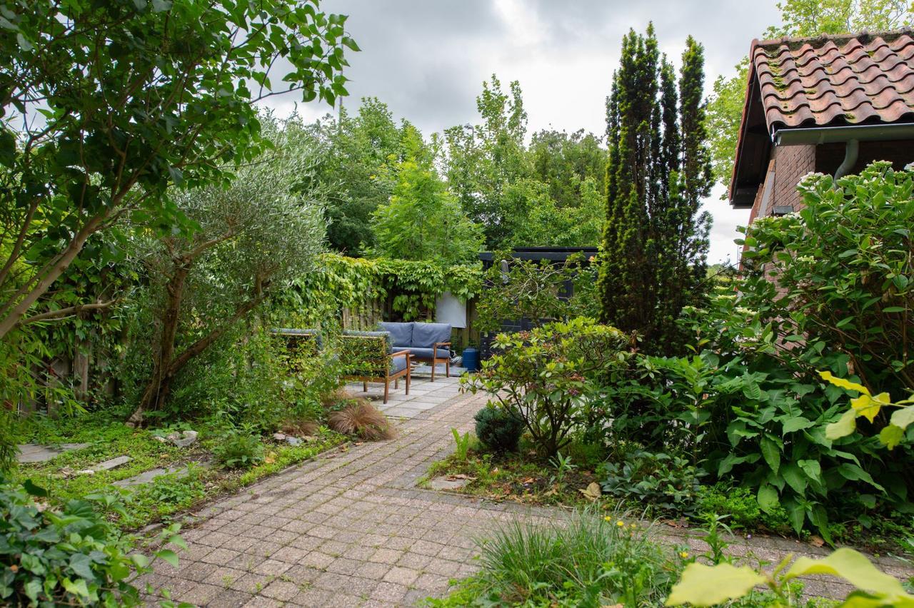 Furnished house with garden in the city center - Image 12