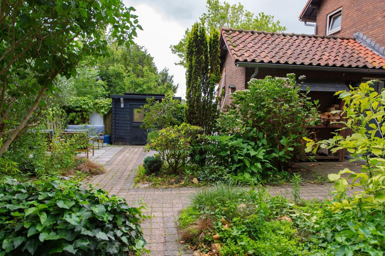 Furnished house with garden in the city center - Image 13