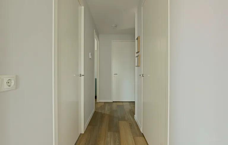 Gemeubileerd appartement met groot terras - Afbeelding 8