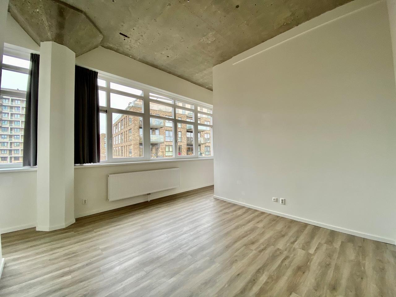 Studio aan rustige kade in Den Haag - Afbeelding 1