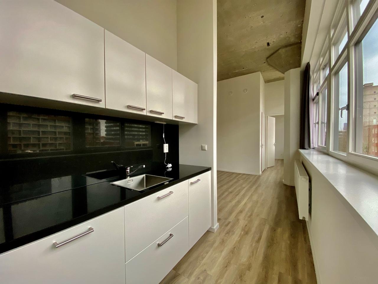 Studio aan rustige kade in Den Haag - Afbeelding 2