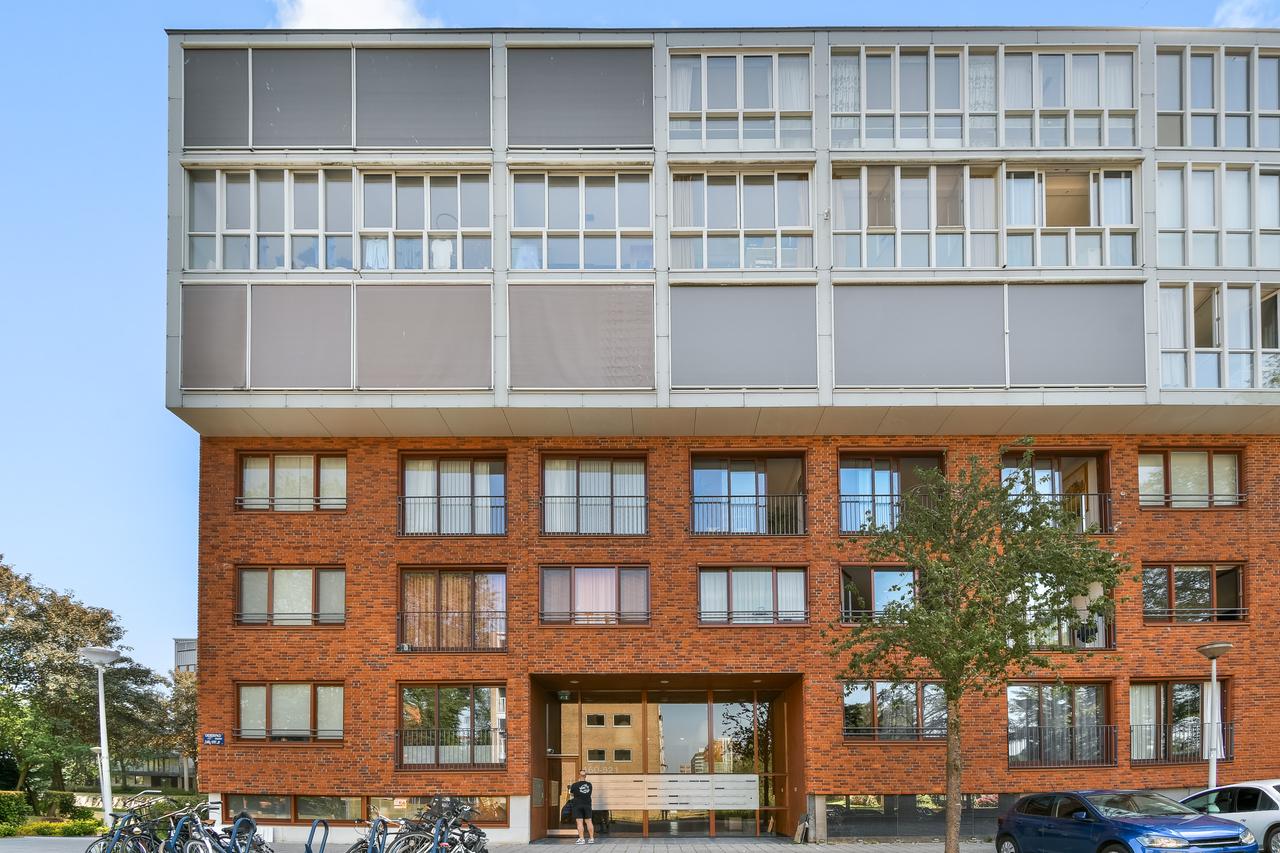4 slaapkamers en 2 parkeerplekken in Osdorp - Afbeelding 6
