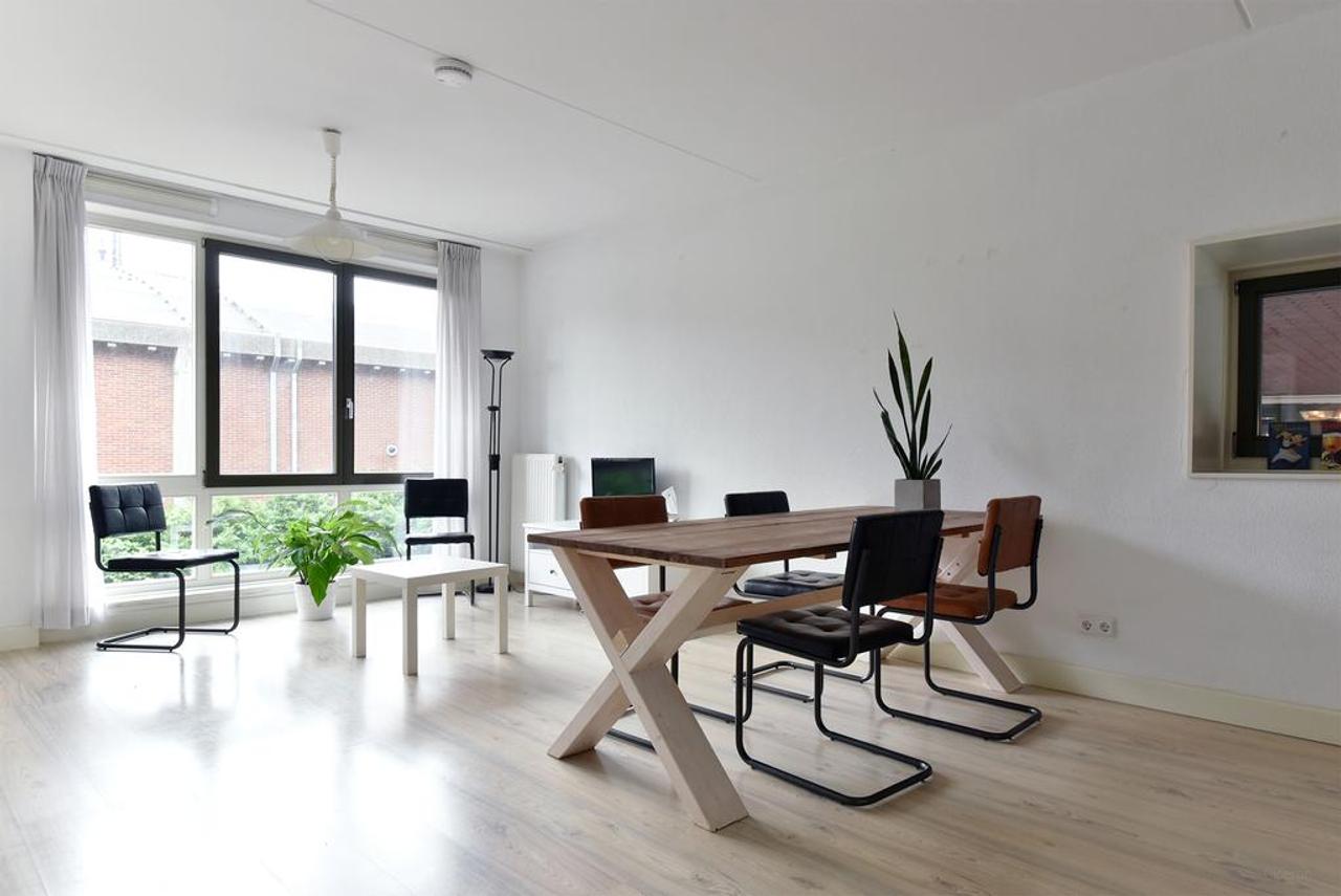 Corner apartment with balcony and parking space - Image 7